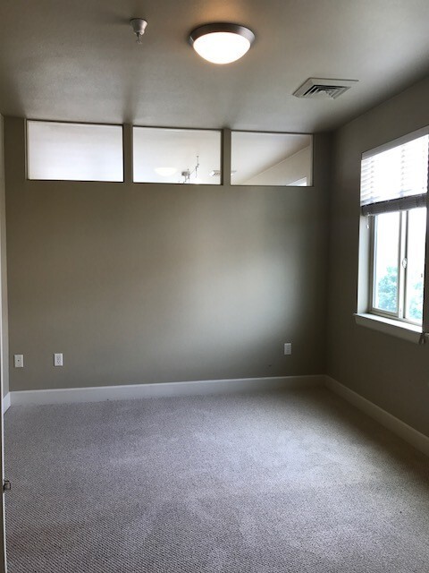 Building Photo - Incredible 5th Floor Condo ~ City Side Lofts