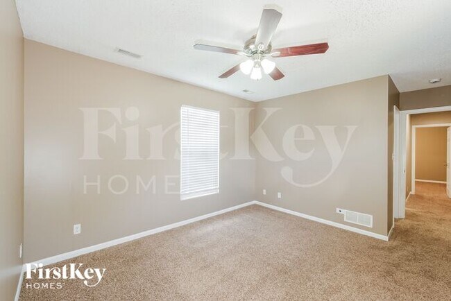 Building Photo - 613 Valley View