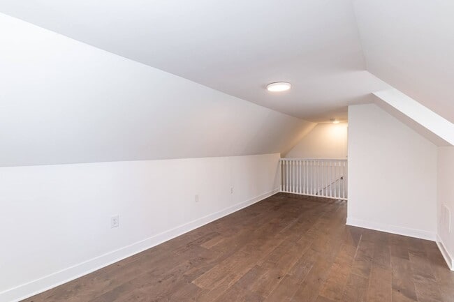 Building Photo - Amazingly large 2 bedroom home with fenced yard!