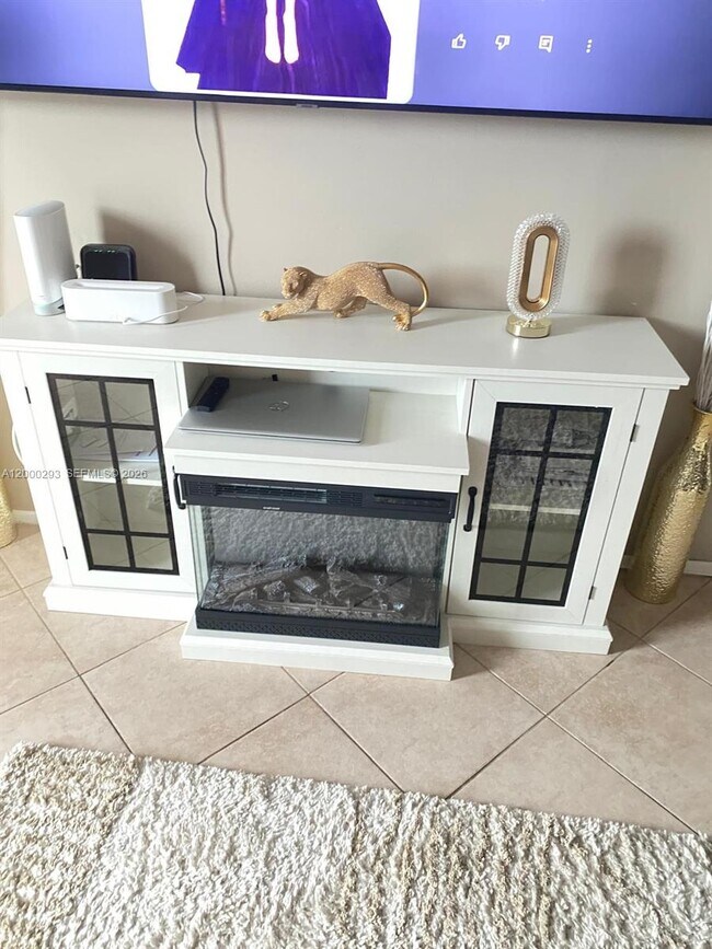 Building Photo - 2701 Riverside Dr