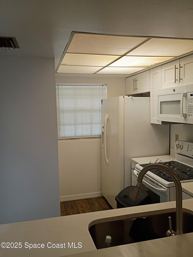 Building Photo - 3013 Sir Hamilton Cir