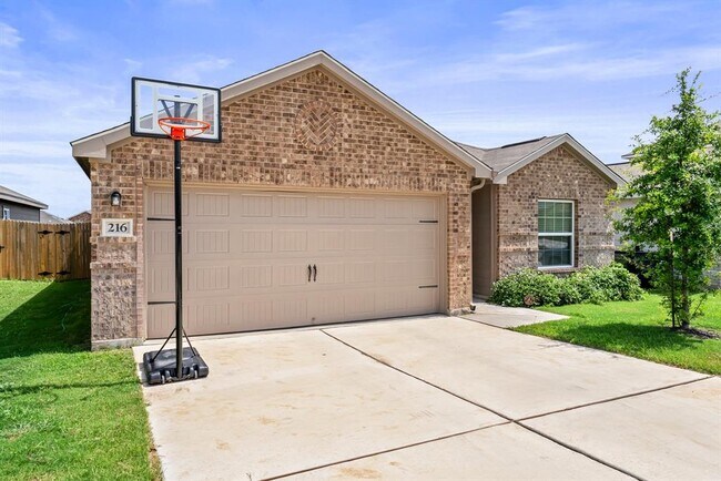 Building Photo - 216 Wincanton Ln