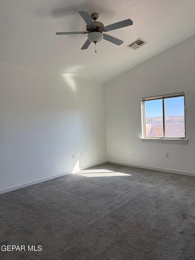 Building Photo - 11565 Leonor Duran St