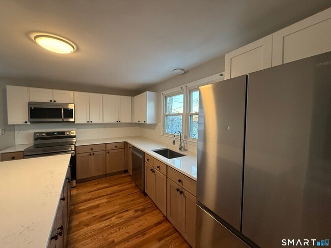 Building Photo - 132 Hillside Ave