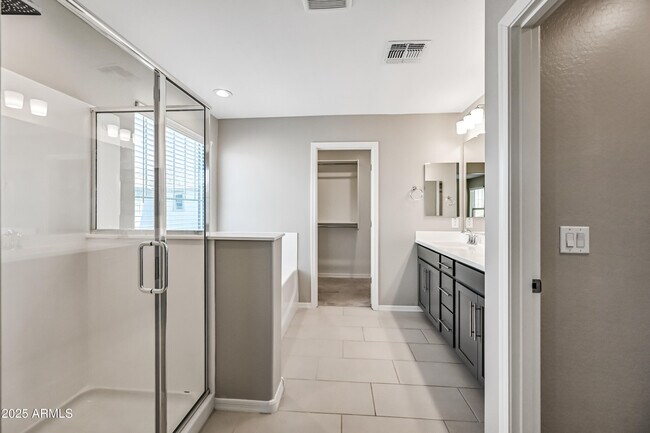 Building Photo - 3817 N 100th Dr