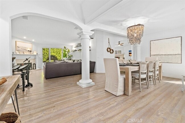 Building Photo - 600 Cliff Dr