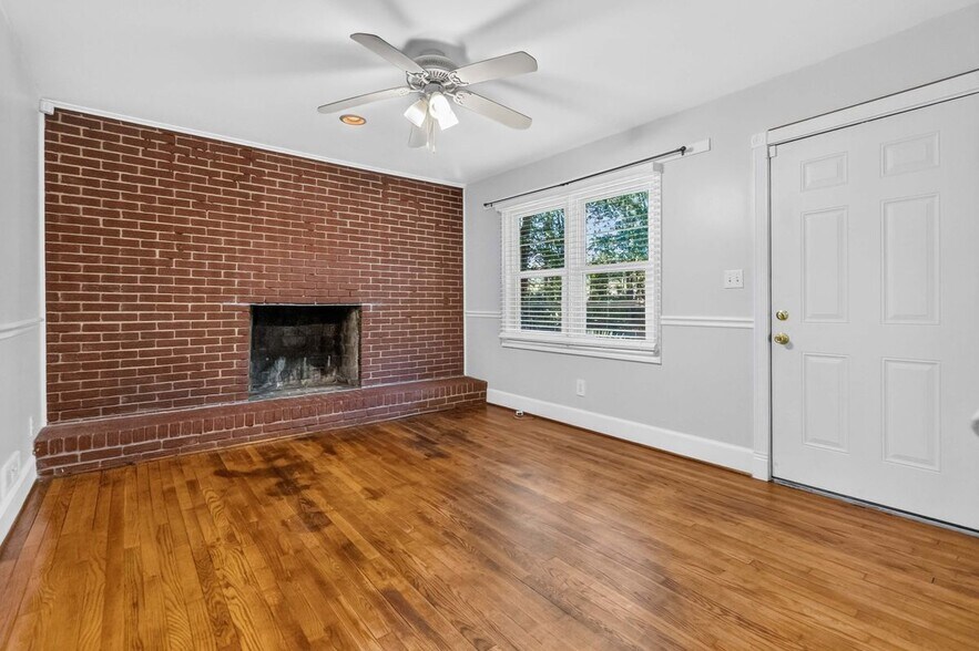 Building Photo - 1634 Van Buren Ave