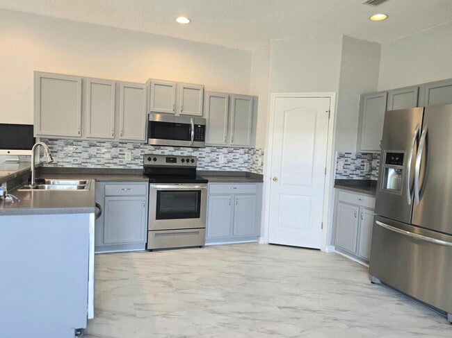 Building Photo - 1112 Andrew Aviles Cir