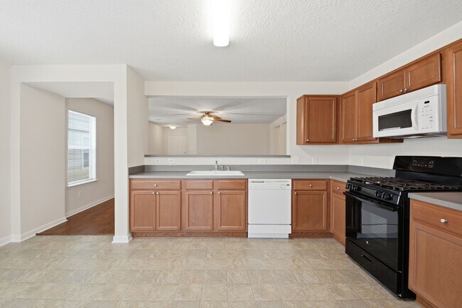 Building Photo - 3023 Legends York Dr