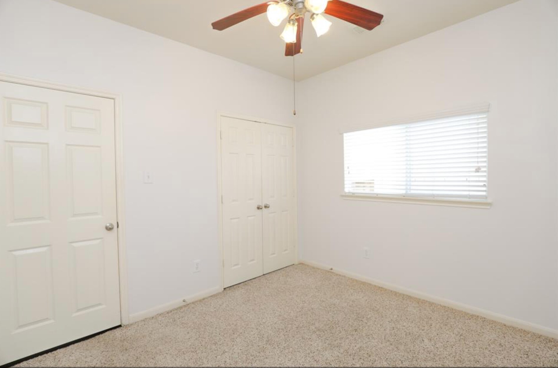 Building Photo - 12827 Pecan Shores Dr