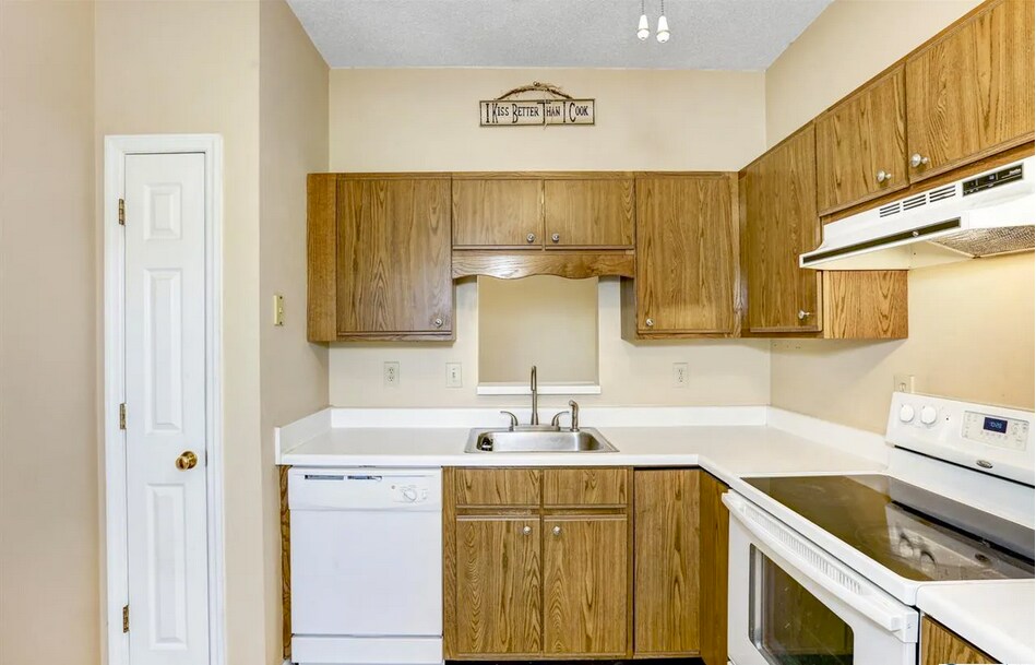 Building Photo - 111 Bentworth Ln