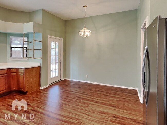 Building Photo - 3403 Shallow Grove