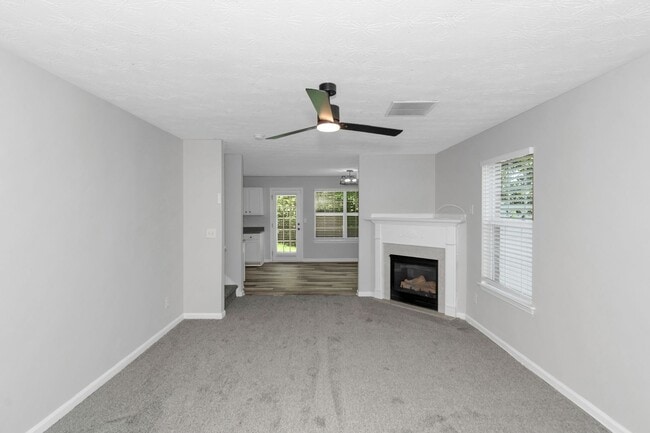 Building Photo - Available Now this Beautiful 4-Bedroom 2.5Baths Home in Stockbridge, GA!
