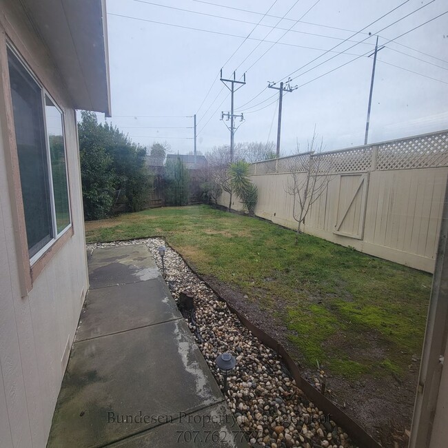 Building Photo - 1732 Moclips Dr