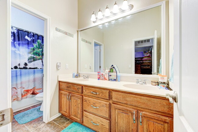 Building Photo - 3804 Lorings Rd