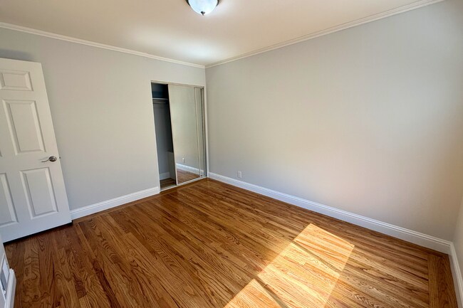 Building Photo - Beautifully Remodeled 4-Bedroom Home with Bonus Family Room & Large Private Yard in South San Fra...