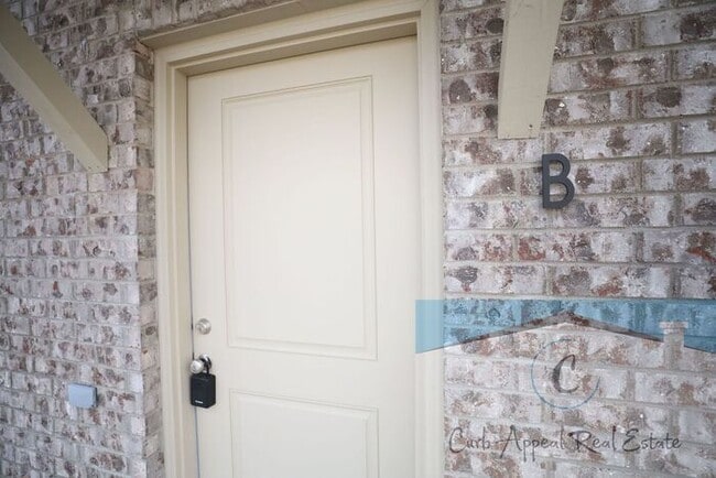 Building Photo - Luxury 2 bed 2 bath apartment - brand new construction!! Washer, dryer, internet, cable and utili...