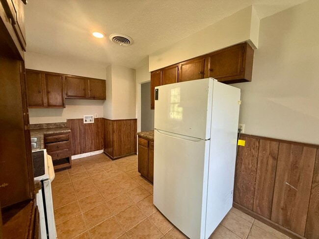 Building Photo - 2017 Fairfield Dr