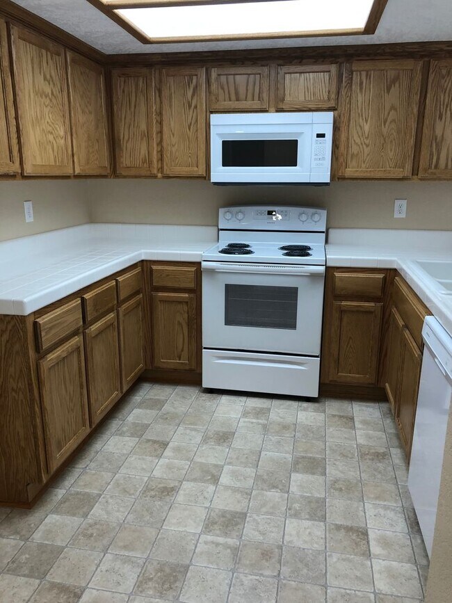 Building Photo - 2600 Chandler Ct