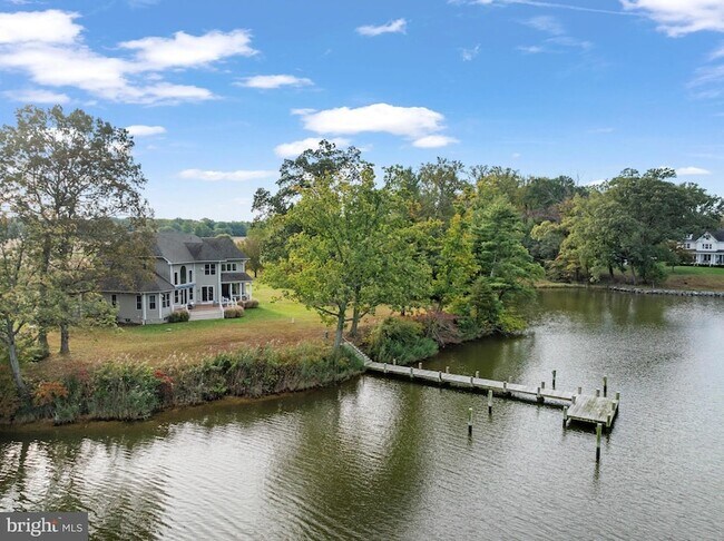 Building Photo - 1576 Bay Head Rd