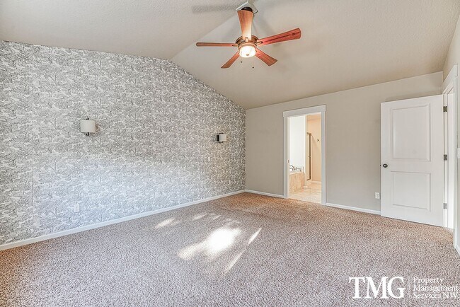 Building Photo - Stylish Beaverton Home with Built-ins, Open Layout & Private Backyard