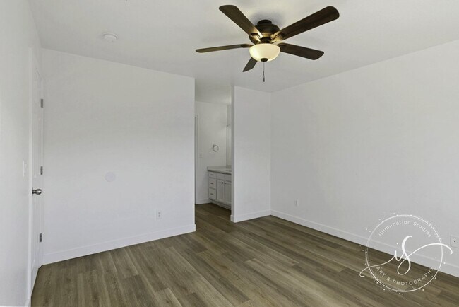 Building Photo - "Beautiful 3-Bed 2-Bath home with a large yard in Ivins!"
