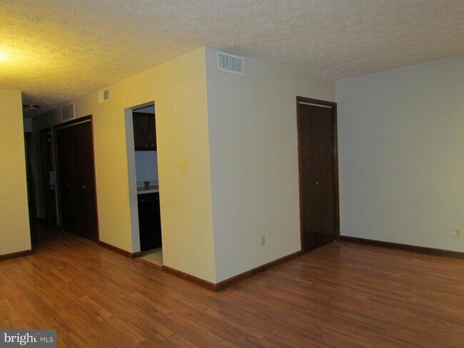 Building Photo - 44691 White Oak Ct