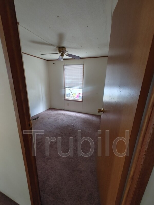 Building Photo - 932 Country Club Dr