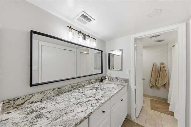 Building Photo - 133 Woodmere Square NW