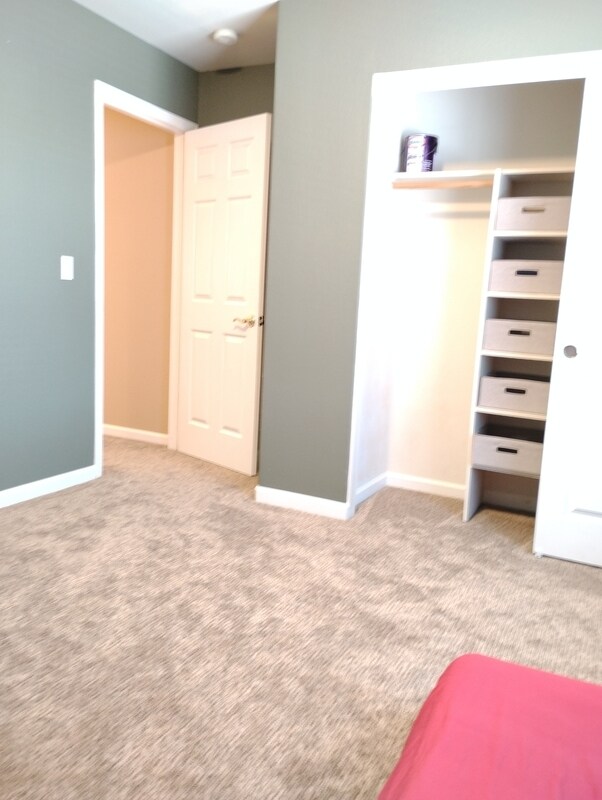 Building Photo - 1122 Mitchell Ln