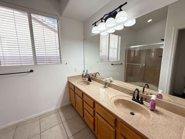 Building Photo - 6650 W Megan St