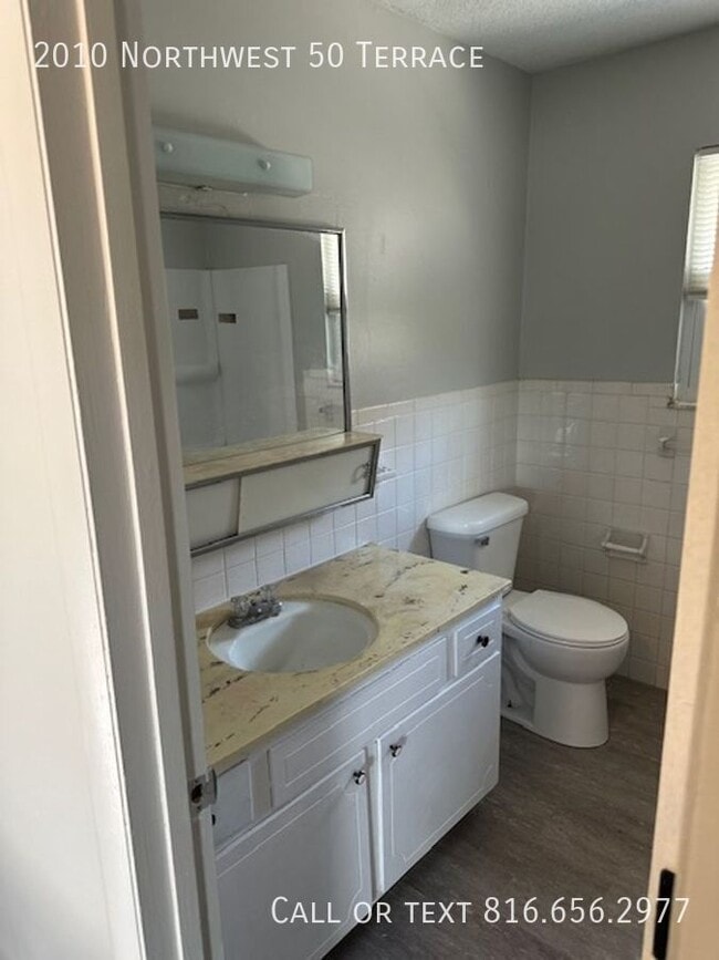 Building Photo - 2010 NW 50 Terrace