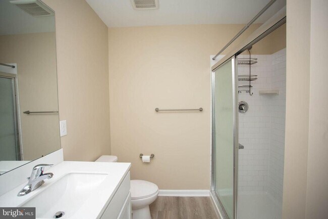 Building Photo - 239 Macoun Way