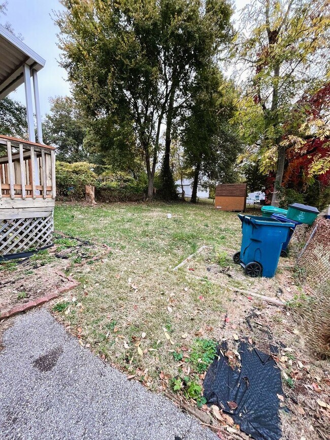 Building Photo - Darling 2 bedroom Bungalow