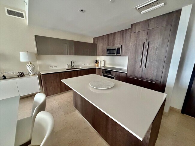 Building Photo - 88 SW 7th St