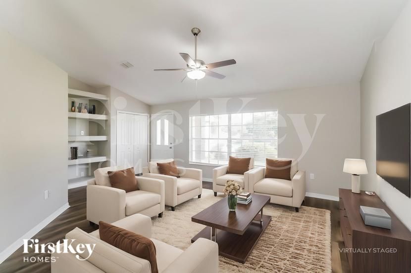 Building Photo - 11040 Red Coach St