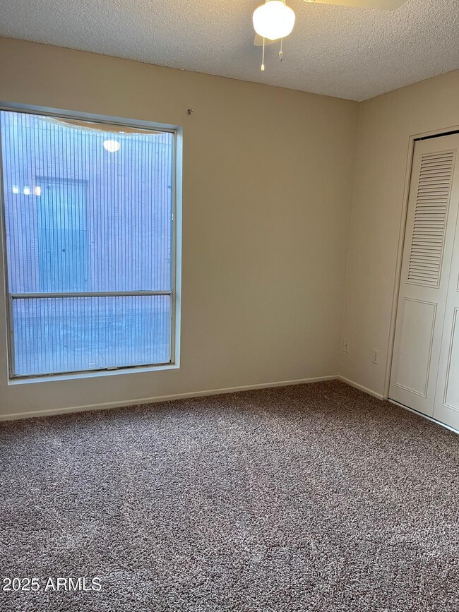 Building Photo - 6010 W Augusta Ave