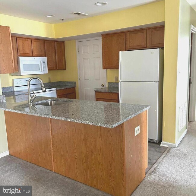 Primary Photo - 129 Horseshoe Dr