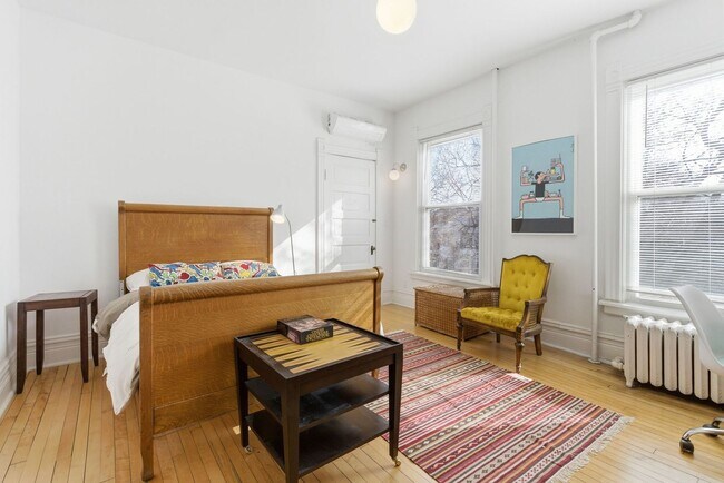 Building Photo - 2001 Orrington Ave