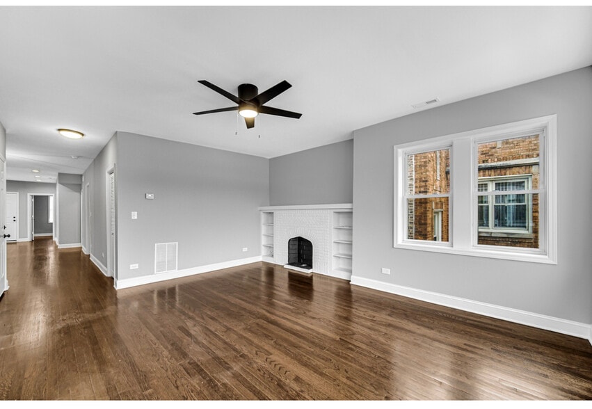 Building Photo - 8332 S May St