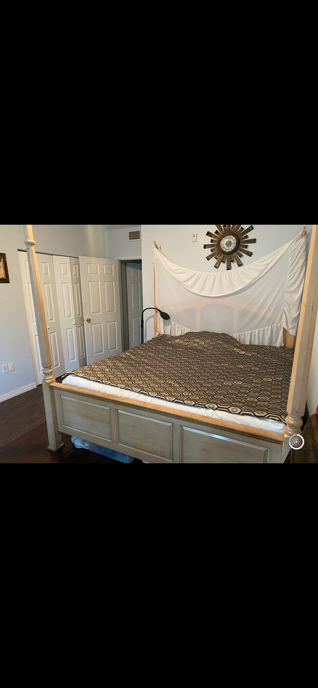 Building Photo - 1220 Reserve Way