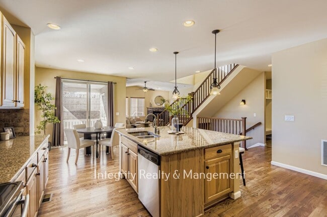 Building Photo - 3839 Donnington Cir
