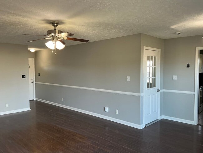 Building Photo - 714 Shetland Dr