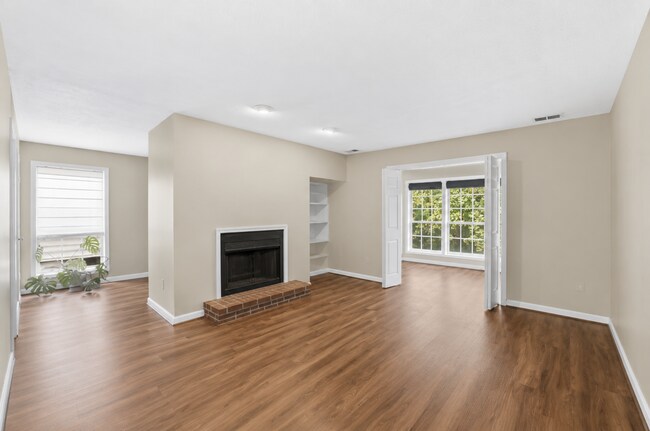Building Photo - 10118 Oakton Terrace Rd