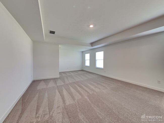Building Photo - 2120 S Quincy Dr