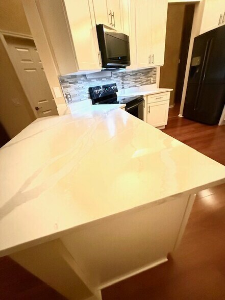 Building Photo - 5944 Sand Wedge Ln