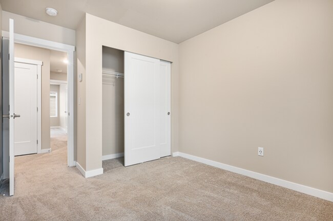 Building Photo - 6636 NE 188th Ct