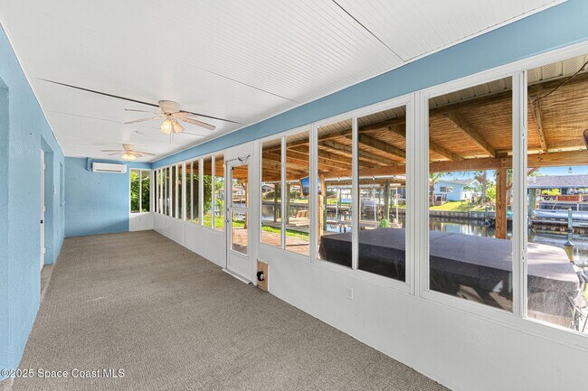 Building Photo - 445 Diana Blvd