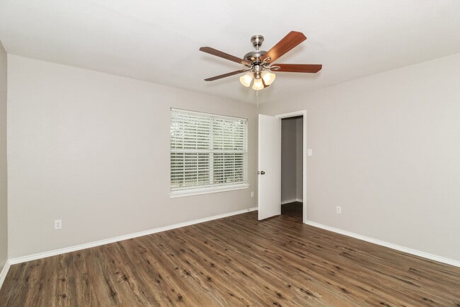 Building Photo - 1021 Shadow Creek Blvd