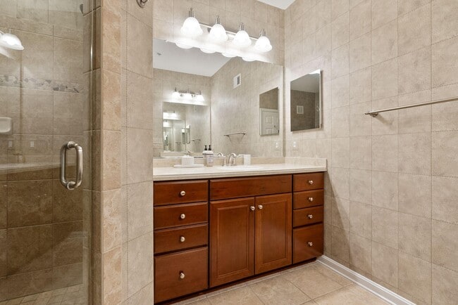 Building Photo - 9502 Lee Ct